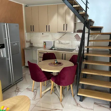 Lena 4 Apartmens 苏博蒂察